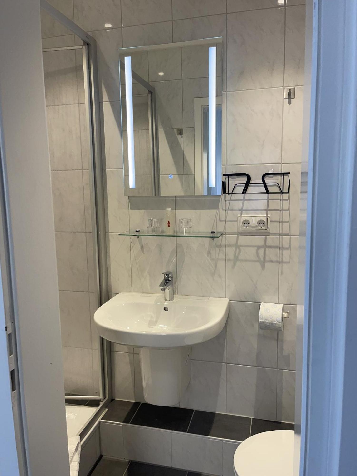 Hotel Koenig Humbert Ерланген Стая снимка
