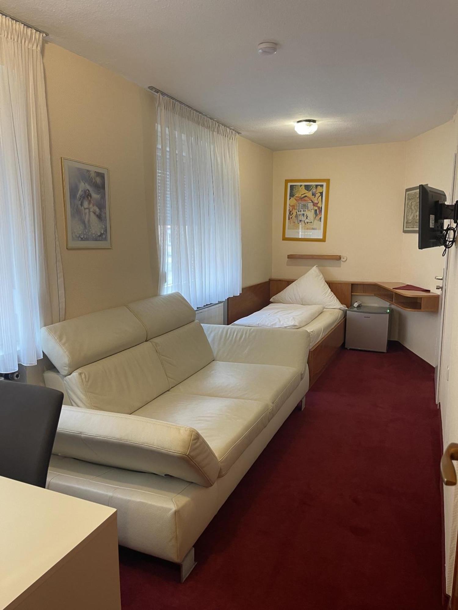Hotel Koenig Humbert Ерланген Екстериор снимка