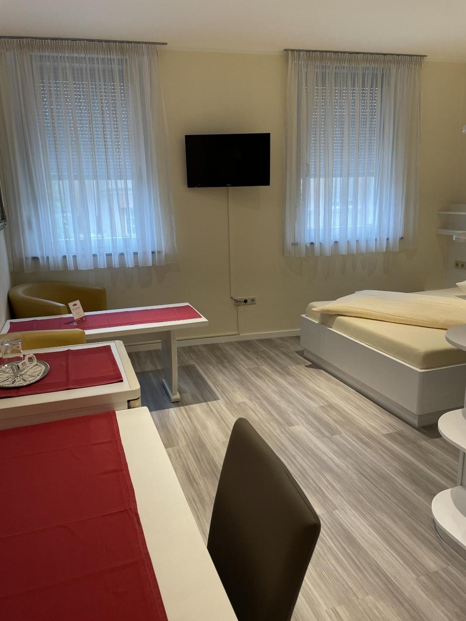 Hotel Koenig Humbert Ерланген Екстериор снимка