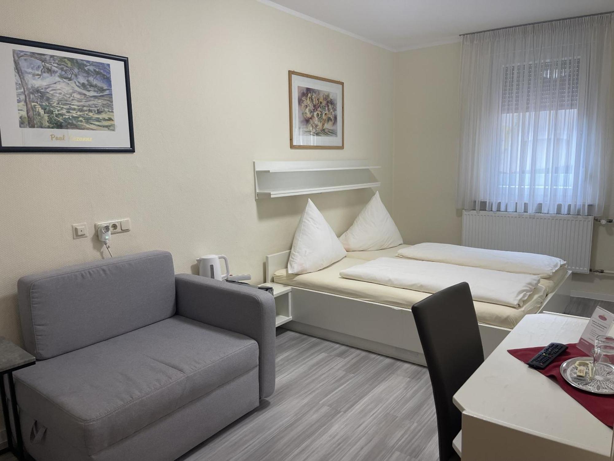 Hotel Koenig Humbert Ерланген Екстериор снимка