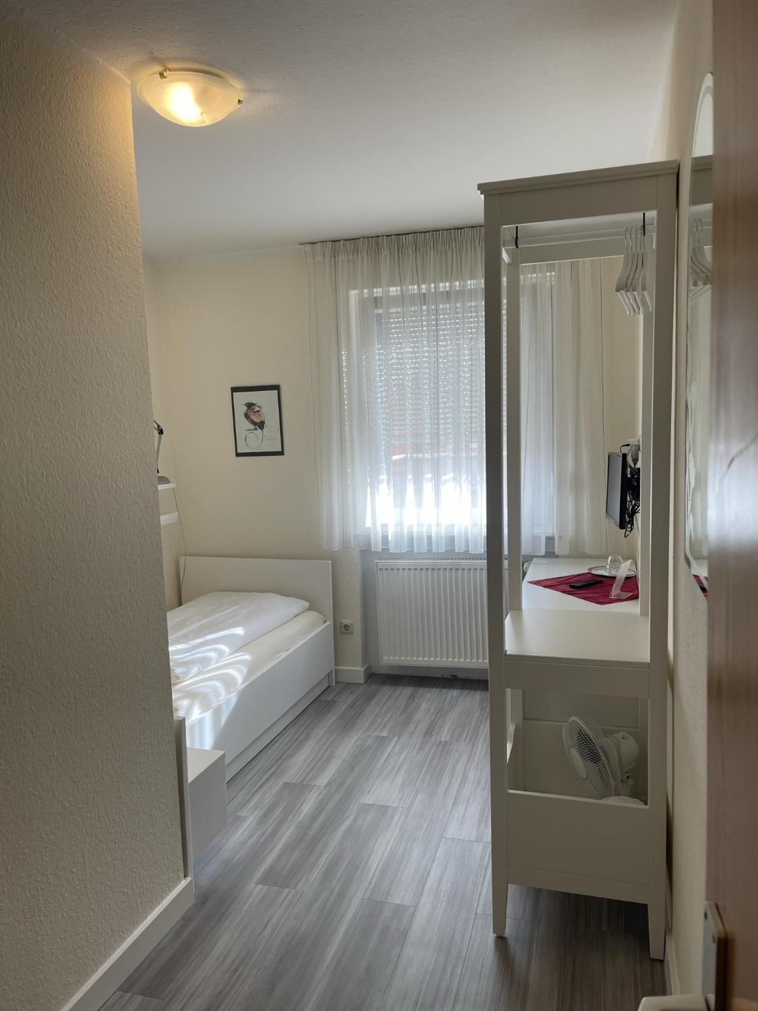 Hotel Koenig Humbert Ерланген Екстериор снимка